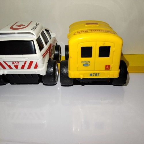 Ambulance and School Bus toy cars, 10 cm, set of 2