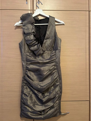 Mini dress olive new, size 6