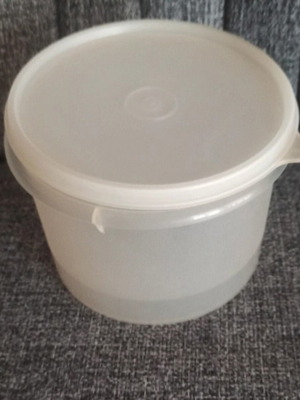 Food storage tupperware 1 liter like new