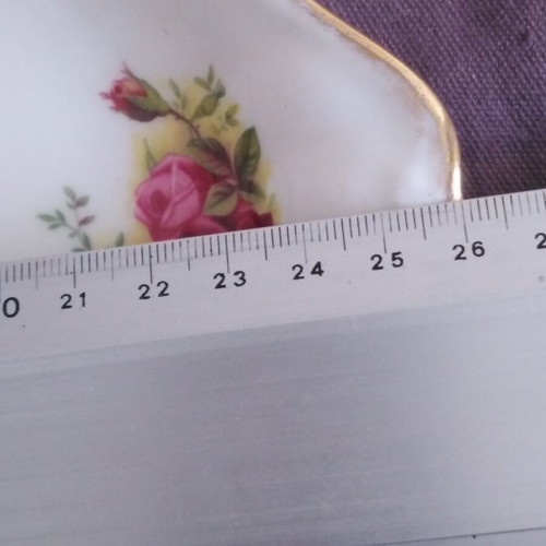 Royal Albert Old Country Roses platter 26x23 cm