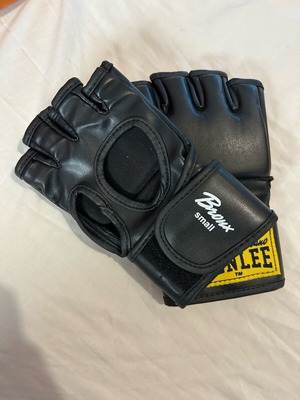 Benlee fingerless gloves like new