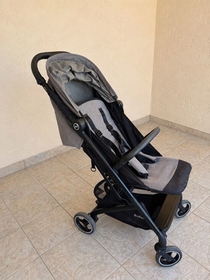 Cyber Beezy stroller used, lightweight and easy to fold