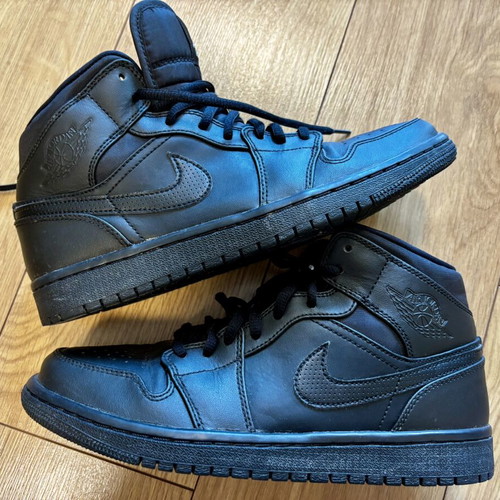 Nike Air Jordan 1 Mid sneakers used, Triple Black, size 40.5