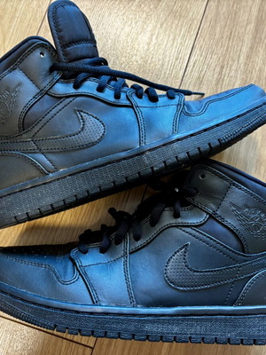 Nike Air Jordan 1 Mid sneakers used, Triple Black, size 40.5