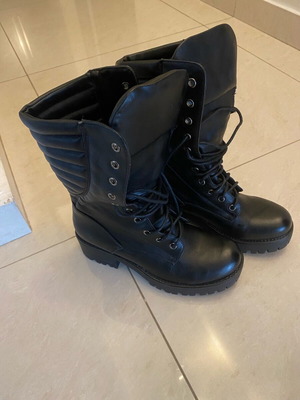 Boots army style new size 37, black