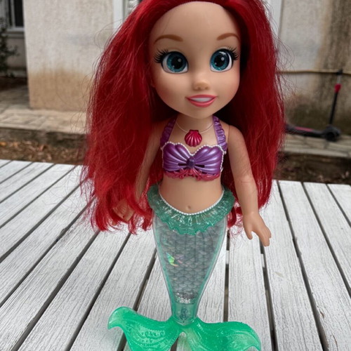 Ariel doll used mermaid without crown