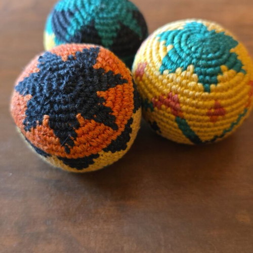 Juggling balls like new, set of 3 with Jamaika colors