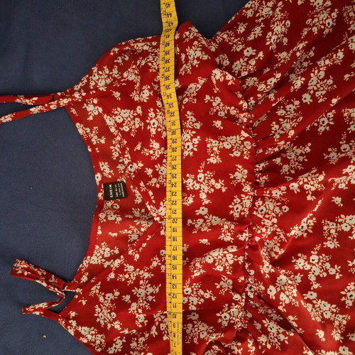 Blouse with adjustable straps large, in good condition