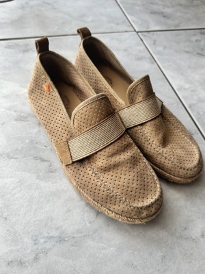 Vul.Ladi Moccasin Shoes Size 35 Beige Like New