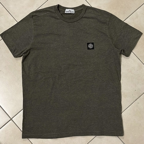 Stone Island T-shirt olive green iconic compass patch logo size L/XL like new