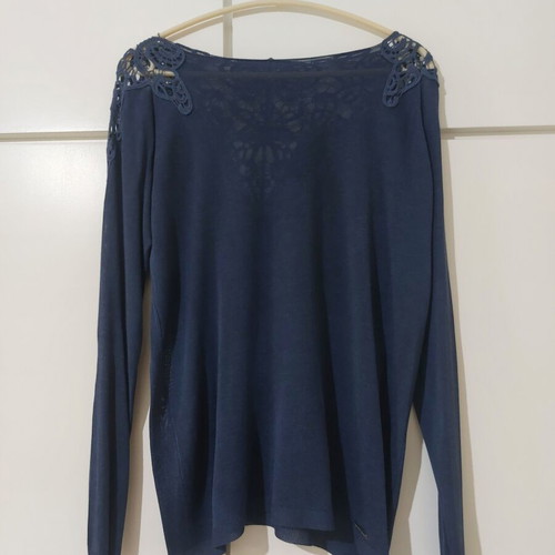 Blouse with lace on back, like new, blue, one size