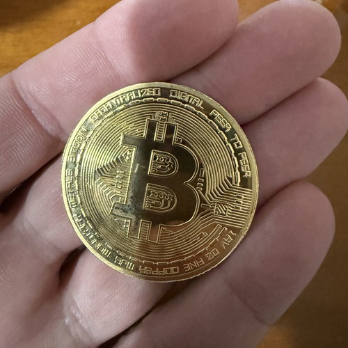 Bitcoin Collectible Coin new, gold plated with protective case