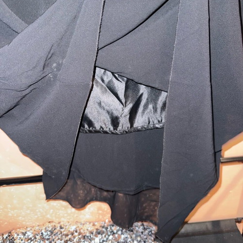 Black skirt with elastic waistband like new