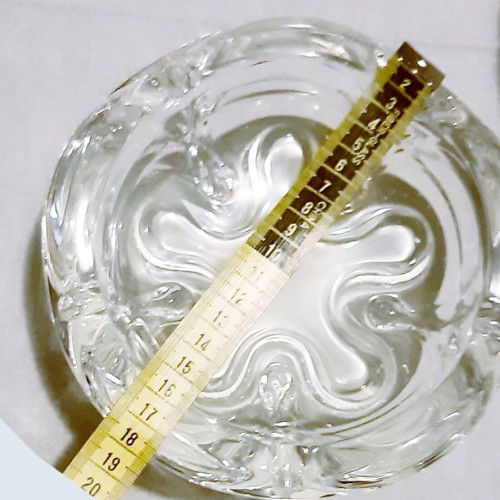 Large glass ashtrays like new, set of 2 pieces