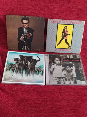 Elvis Costello 4 CD set like new, rock