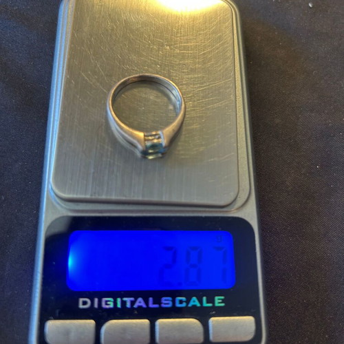 Silver 925 ring like new with blue stone
