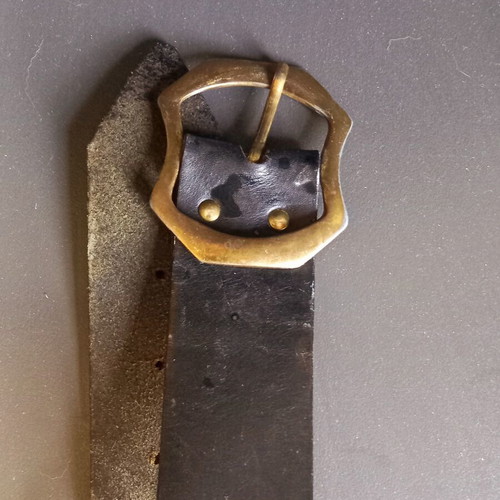 Vintage 90s leather belt with brass buckle like new, black and gold