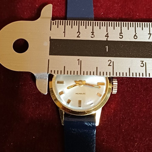 Candy 17 Rubis Mechanical Women's Wristwatch like new