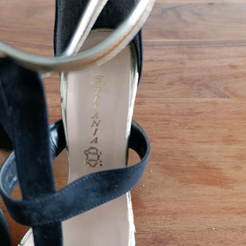 Stefania black high-heeled sandals like new with gold details