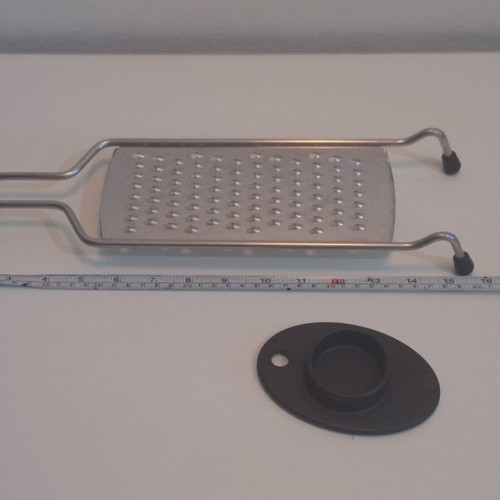 RÖSLE grater like new with wire handle and food residue holder