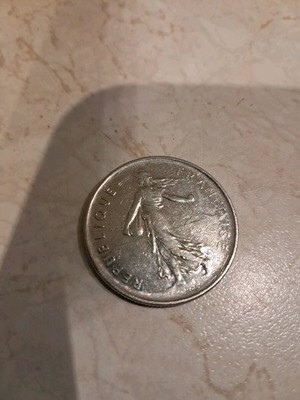 Collectible coins like new, 2 different together
