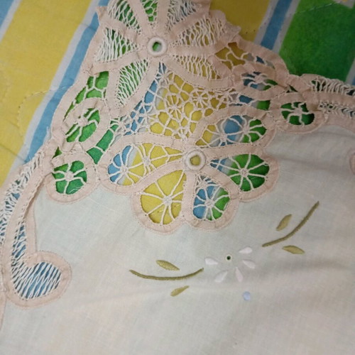 Embroidery set like new with beautiful design