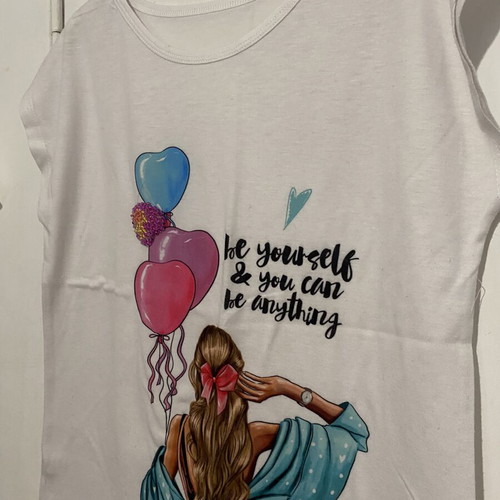 Top woman like new with colorful design and bead details