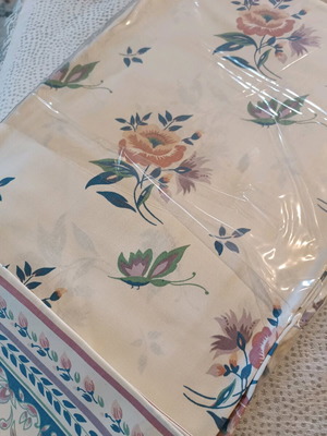 Bed sheets set of 4 pieces unused, 2 sheets and 2 pillowcases
