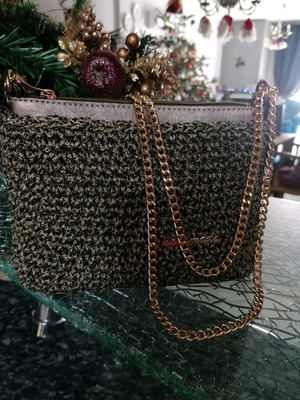 Γυναικεία χειροποίητη τσάντα ώμου σε αποχρώσεις λάδι με μπρονζέ δέρματα