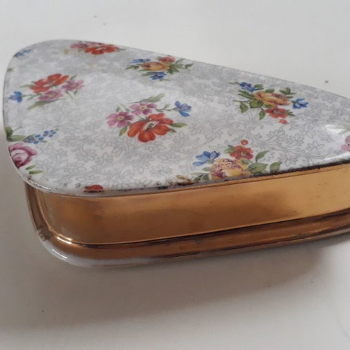 Porcelain dish used 17x12cm