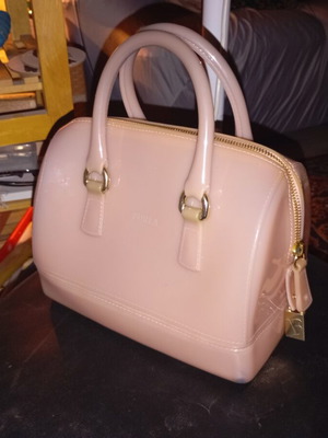 Furla Candy Bag χειροποίητη τσάντα μεταχειρισμένη, γυαλιστερό nude ροζ PVC