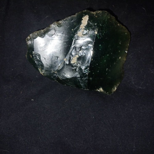 Green precious stone raw, like new, 414 grams
