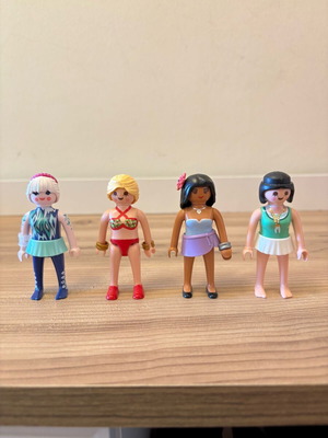 Playmobil γυναικείες φιγούρες μεταχειρισμένες, πακέτο 4 τεμαχίων