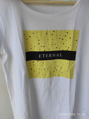 Colin's T-shirt new, women large, white and yellow