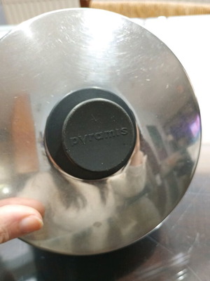Pyramis milk pot like new