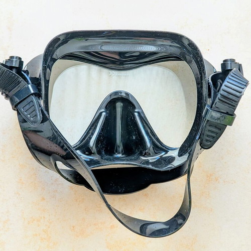 Cressi silicone frameless diving mask, black, small internal volume