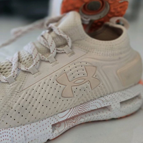 Under Armour running shoes like new, beige size 40.5