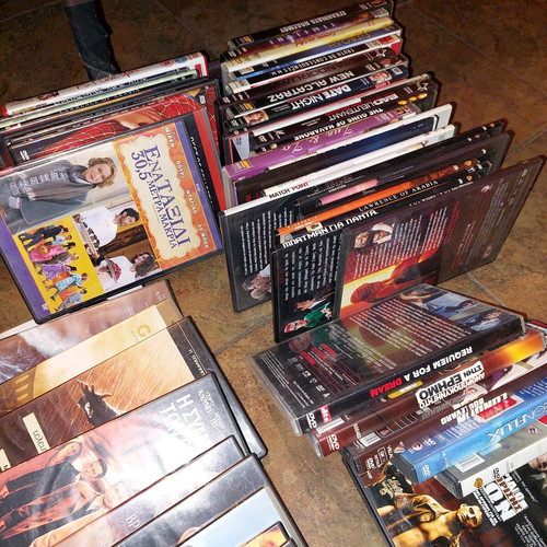 DVD pack of 80 movies like new with subtitles