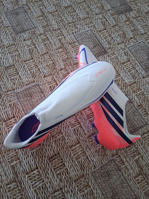 Adidas F50 Hyperfast Pro Laceless FG/AG football boots, size 42.5, white and red