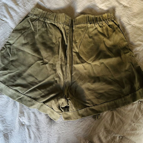 Pull & Bear khaki fabric shorts used, size S