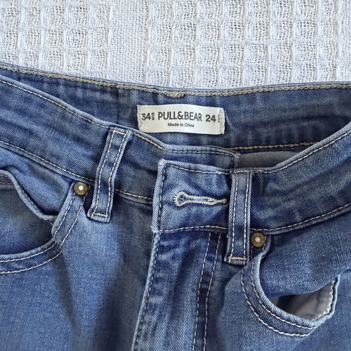 Blue Jeans Pull & Bear XS 34 Like New with Gift Shirt