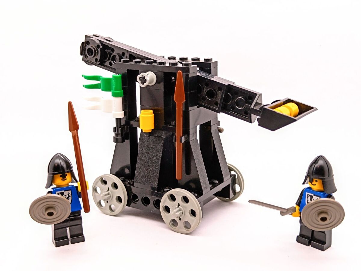 Lego 6030 Catapult used, Black Falcons… - € 30,00 - Vendora.cy