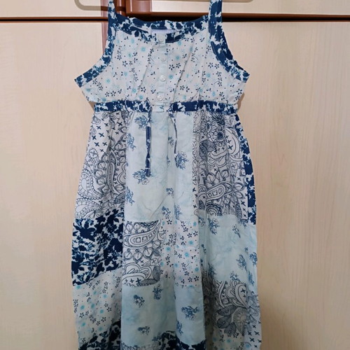 Dress used for 6 years old, height 122-128 cm