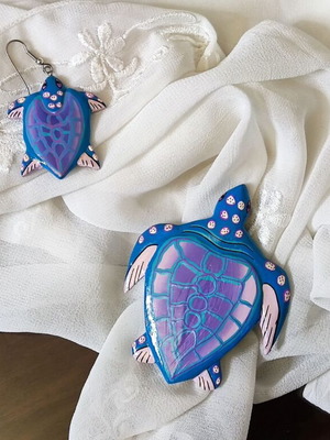 Handmade Sea Turtle Jewelry Set like new, colorful wooden earrings and pareo ring