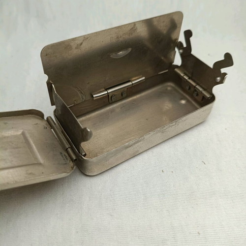 Portable medical antique device used for sterilizing tools