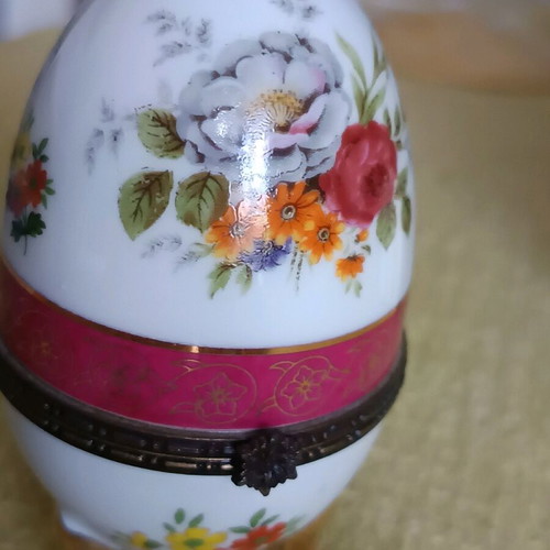 Limoges Egg Elite Collection like new