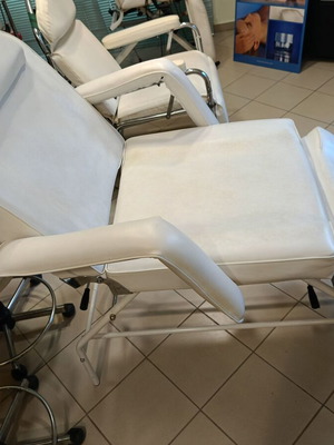 Mechanical Aesthetic Chair like new