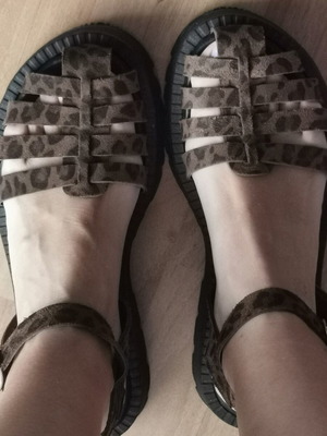 Leather flatform sandals leopard print like new