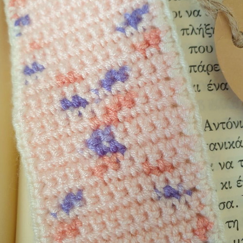 Bookmark pencil pink ombre handmade, new, bamboo and cotton yarn