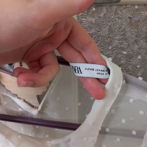 Zara t-shirt like new, white, size XS with bow